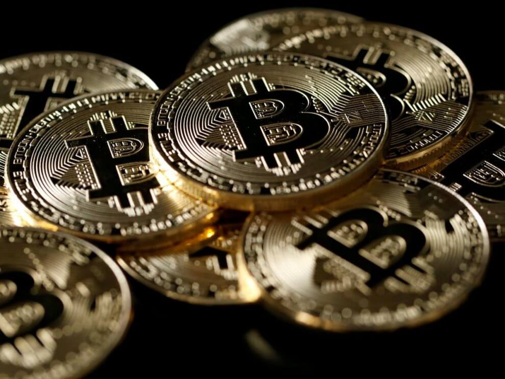 Cryptocurrency altcoin recovery march
